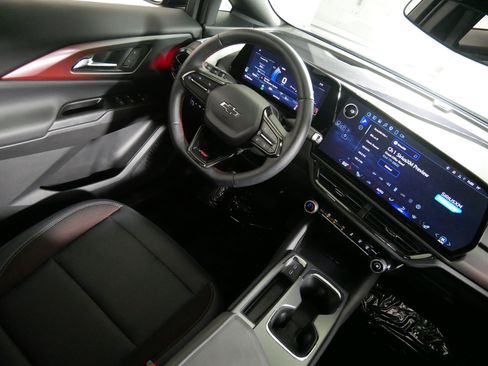 Used 2025 Chevrolet Equinox EV RS AWD/4WD image 9