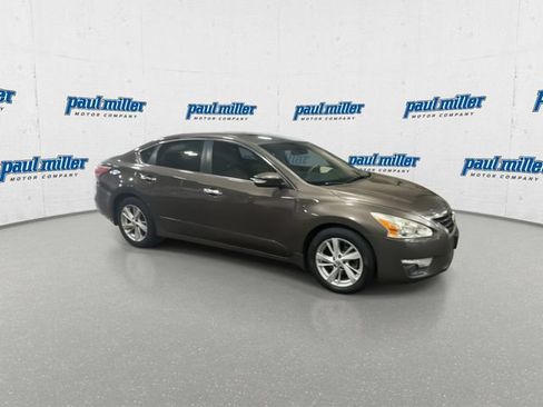 Used 2015 Nissan Altima 2.5 SV w/ Convenience Package FWD image 7
