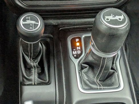 Used 2018 Jeep Wrangler Unlimited Sahara w/ Cold Weather Group image 23