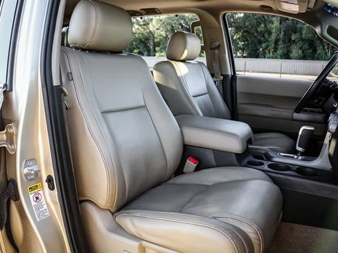 Used 2010 Toyota Sequoia Limited image 22