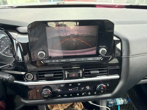 Used 2022 Nissan Pathfinder SV FWD image 13