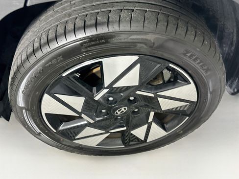 Used 2024 Hyundai Kona SEL FWD image 11