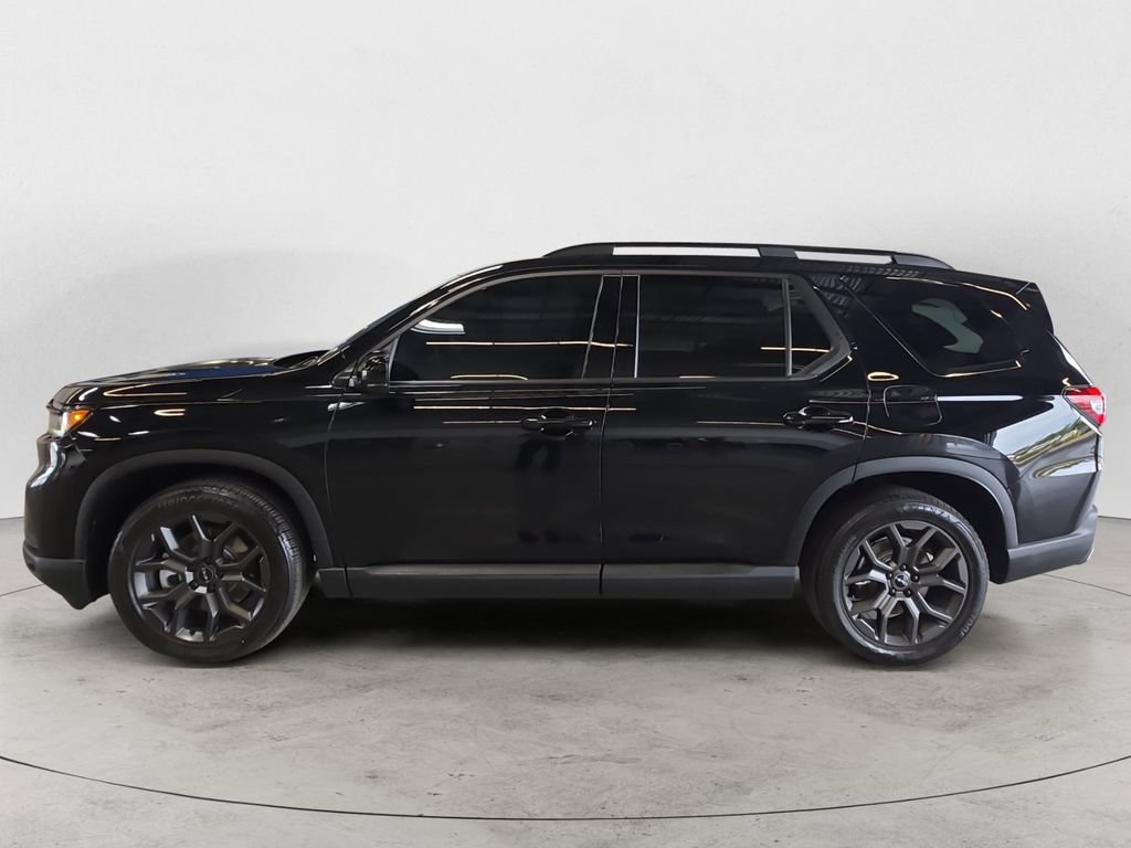 Used 2025 Honda Pilot Black Edition image 8