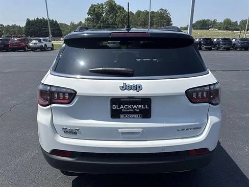Used 2023 Jeep Compass Limited w/ Sun and Sound Group AWD/4WD image 5