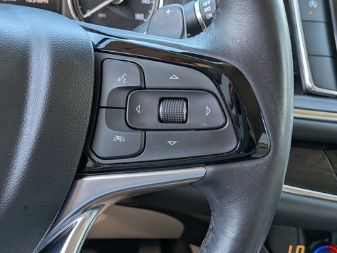 Used 2023 Buick Enclave Essence FWD image 26