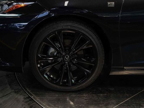Used 2025 Lexus ES 300h F Sport w/ Accessory Package (Z1) FWD image 9