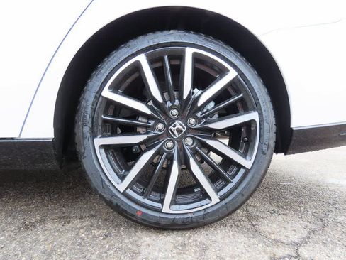 New 2026 Honda Accord Touring image 9