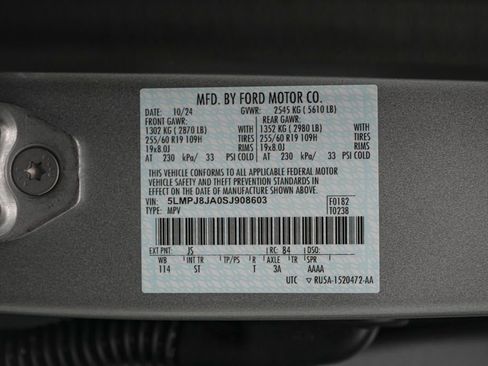 Used 2025 Lincoln Nautilus Premier image 34