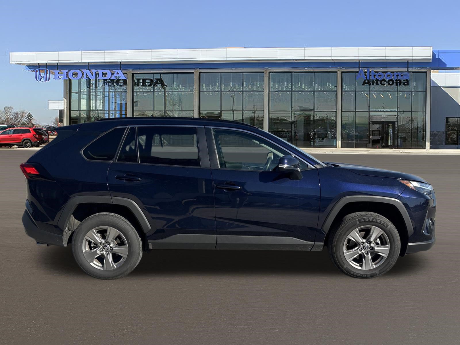 Used 2025 Toyota RAV4 XLE AWD/4WD image 6