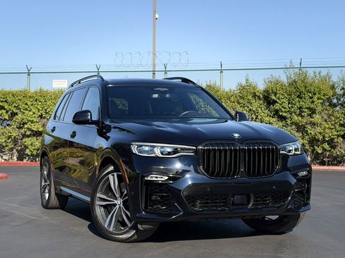 Used 2022 BMW X7 M50i AWD/4WD image 2