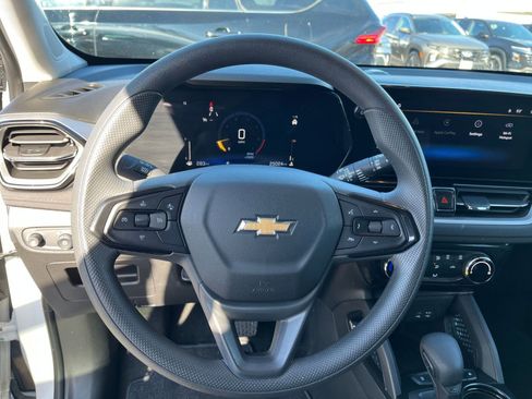 Used 2025 Chevrolet TrailBlazer LT image 25