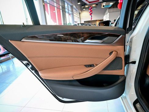 Used 2020 BMW 530i w/ Convenience Package image 20