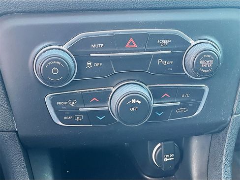 Used 2023 Dodge Charger SXT w/ Blacktop Package image 15