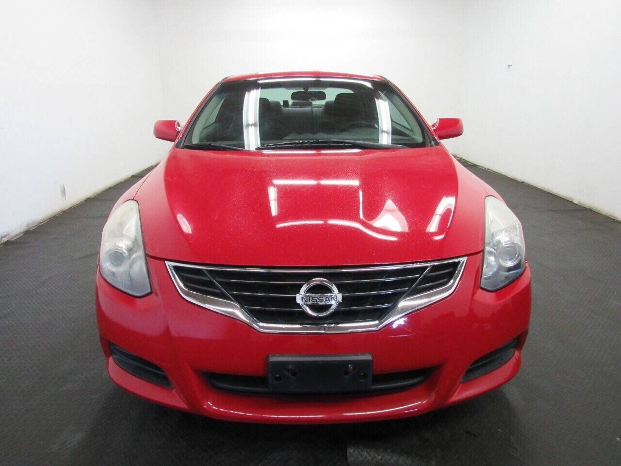 Used 2011 Nissan Altima 2.5 S w/ Convenience Pkg FWD image 2