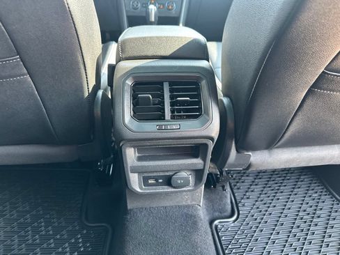 Used 2020 Volkswagen Tiguan SE w/ Panoramic Sunroof Package AWD/4WD image 28