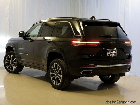 Used 2022 Jeep Grand Cherokee Overland w/ Adv Protech Group III image 9
