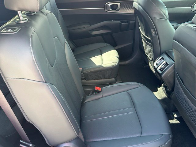 Used 2023 Kia Sorento EX AWD/4WD image 10
