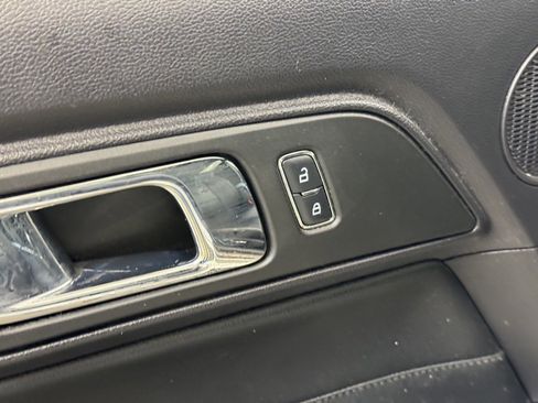 Used 2015 Ford Mustang Premium image 9