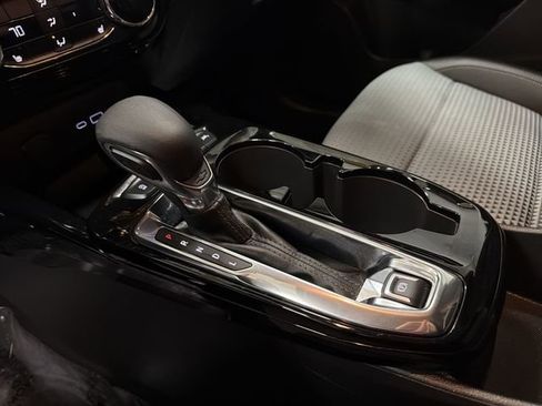 Certified 2025 Chevrolet Trax LT w/ LT Convenience Package image 25