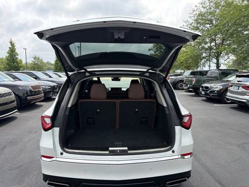 Used 2023 Acura MDX SH-AWD w/ Advance Package image 16