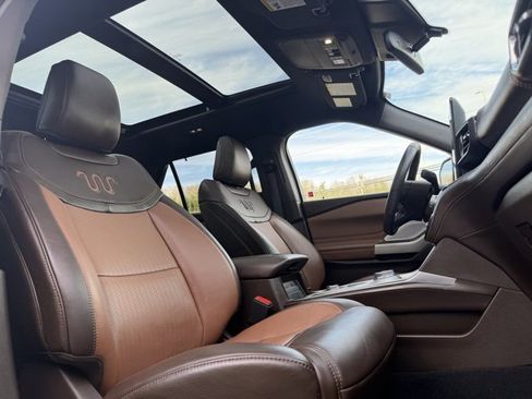 Used 2023 Ford Explorer King Ranch w/ Technology Package image 58