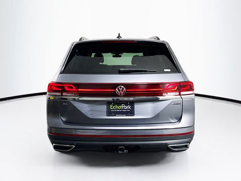 Used 2025 Volkswagen Atlas SE AWD/4WD image 7