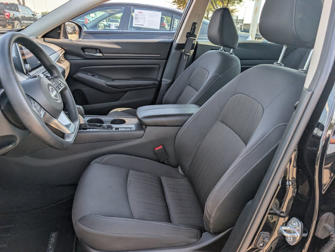 Used 2025 Nissan Altima 2.5 SV AWD/4WD image 25