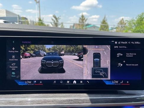 Used 2025 BMW 750e xDrive image 40