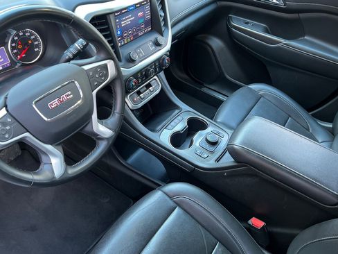Used 2023 GMC Acadia SLT image 11