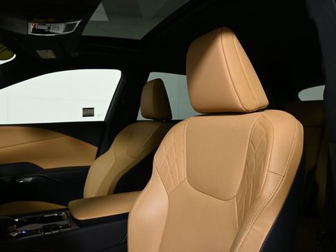 Used 2025 Lexus RX 350 Premium w/ Convenience Package image 16