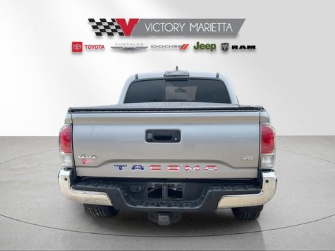Used 2016 Toyota Tacoma Limited w/ Towing Package AWD/4WD image 3
