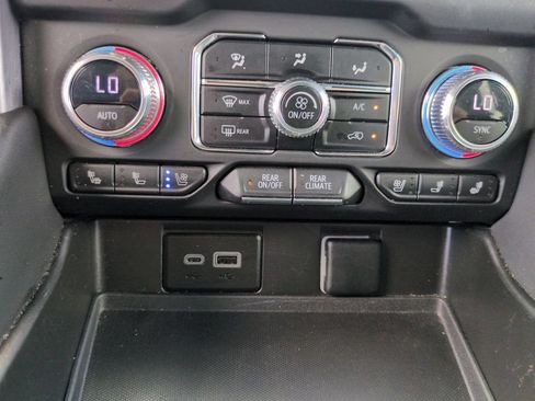 Used 2023 GMC Yukon XL SLT w/ SLT Premium Package RWD image 25