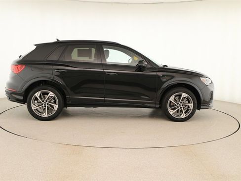 New 2025 Audi Q3 2.0T Premium image 8