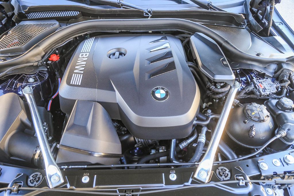 Used 2026 BMW 530i w/ M Sport Package RWD image 23