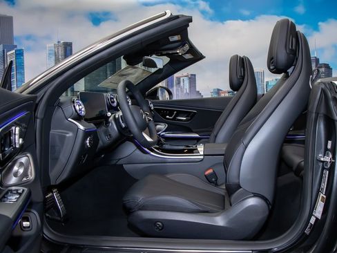 Used 2026 Mercedes-Benz CLE 300 4MATIC Cabriolet image 22