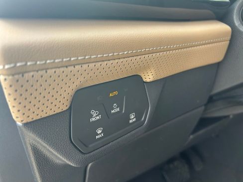 New 2026 Volkswagen Atlas Cross Sport SE image 55