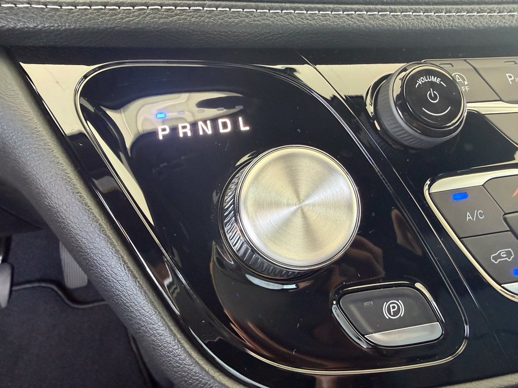 New 2027 Chrysler Pacifica Select FWD image 17