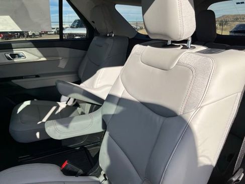 New 2026 Ford Explorer Active w/ Active Comfort Package image 16