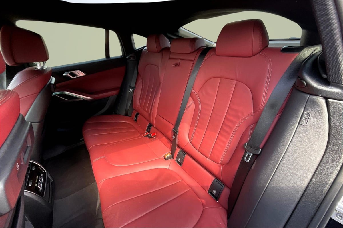 Used 2022 BMW X6 xDrive40i w/ M Sport Package AWD/4WD image 26