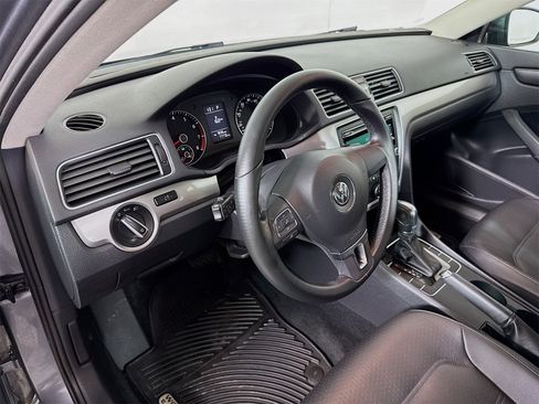 Used 2014 Volkswagen Passat 1.8T Wolfsburg Edition image 7