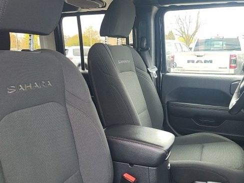 Used 2021 Jeep Wrangler Unlimited Sahara w/ Uconnect 4C Nav & Sound Group AWD/4WD image 19