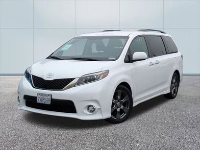 Used 2017 Toyota Sienna SE