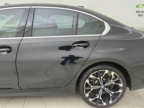 Used 2025 BMW 330i xDrive Sedan AWD/4WD image 10