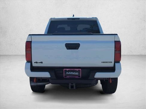 Certified 2025 Toyota Tacoma TRD Off-Road AWD/4WD image 6