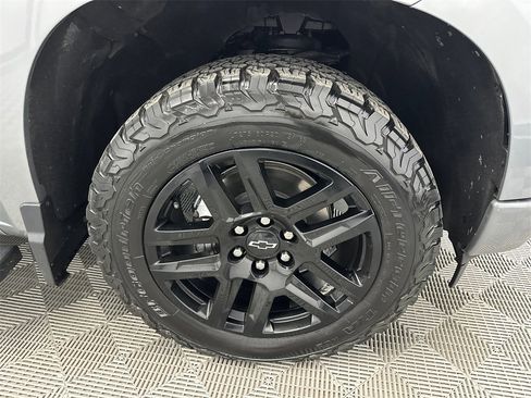 Used 2023 Chevrolet Silverado 1500 Custom image 13