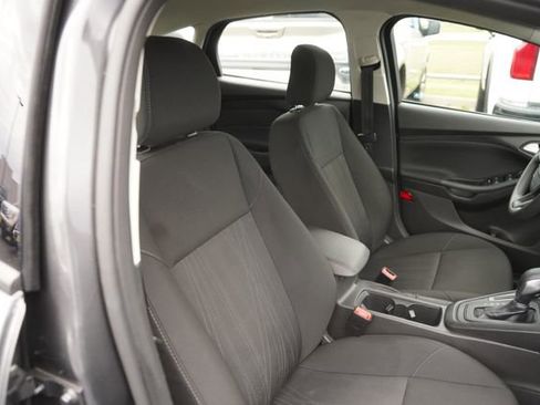 Used 2017 Ford Focus SE image 23