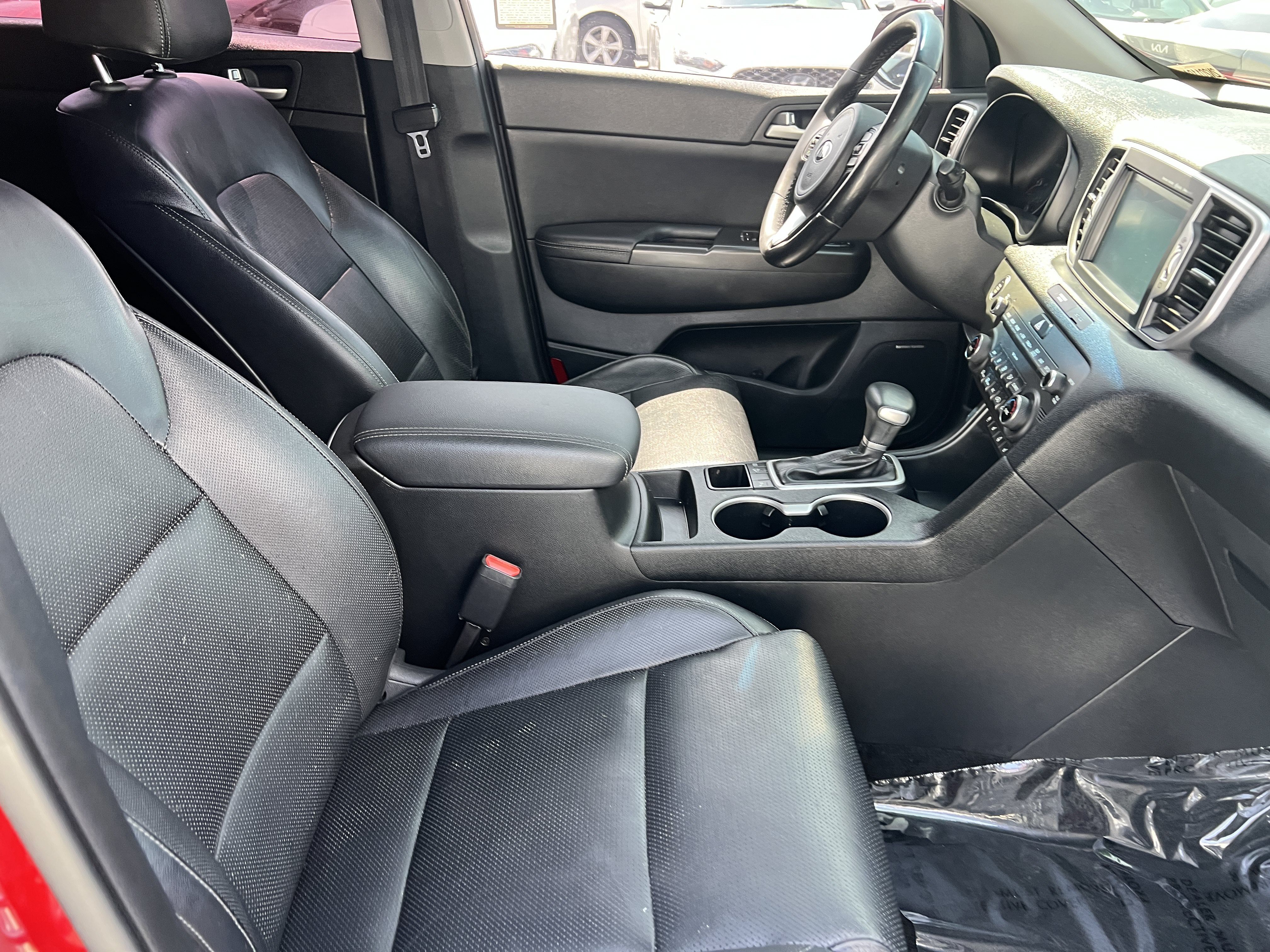 Used 2017 Kia Sportage EX w/ EX Technology Package FWD image 3
