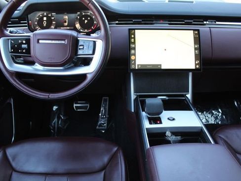 Used 2024 Land Rover Range Rover SE image 4