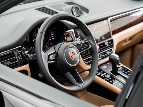 New 2026 Porsche Macan image 9