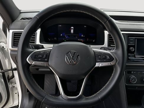Used 2022 Volkswagen Atlas Cross Sport SE FWD image 13